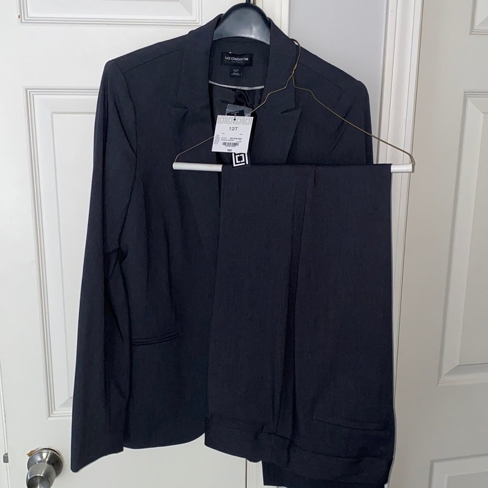 Never Worn Pant Suit Set
